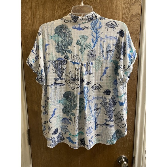 Jane + Delancey White Blue Sea Life Print Short Sleeve Button Blouse L Light - Picture 3 of 13